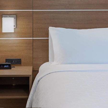 Holiday Inn Express & Suites - Denton - Sanger, An Ihg Hotel Eksteriør bilde