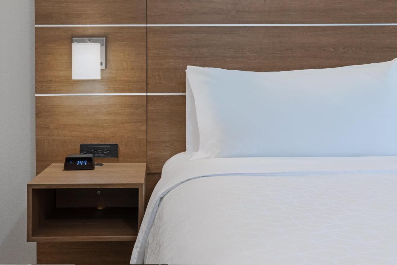 Holiday Inn Express & Suites - Denton - Sanger, An Ihg Hotel Eksteriør bilde