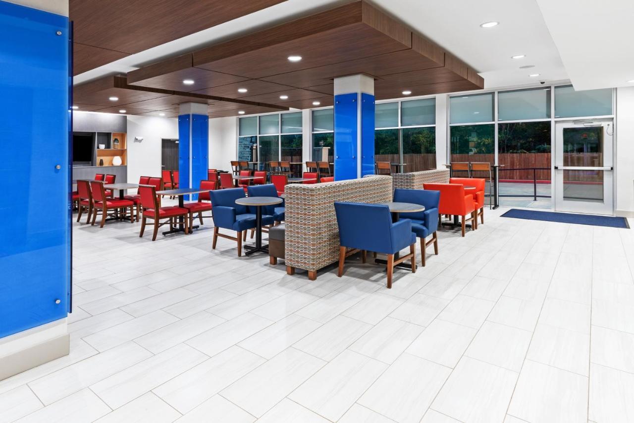 Holiday Inn Express & Suites - Denton - Sanger, An Ihg Hotel Eksteriør bilde